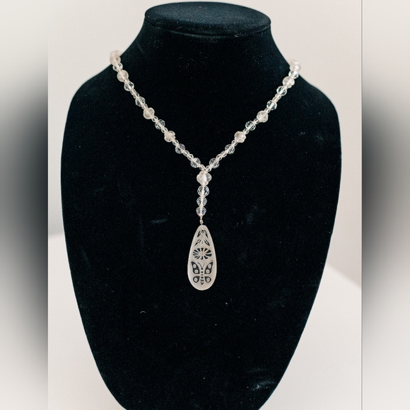 Les Bernard Signed Crystal & Lucite Etched Butterfly Pendant Necklace - Picture 1 of 4